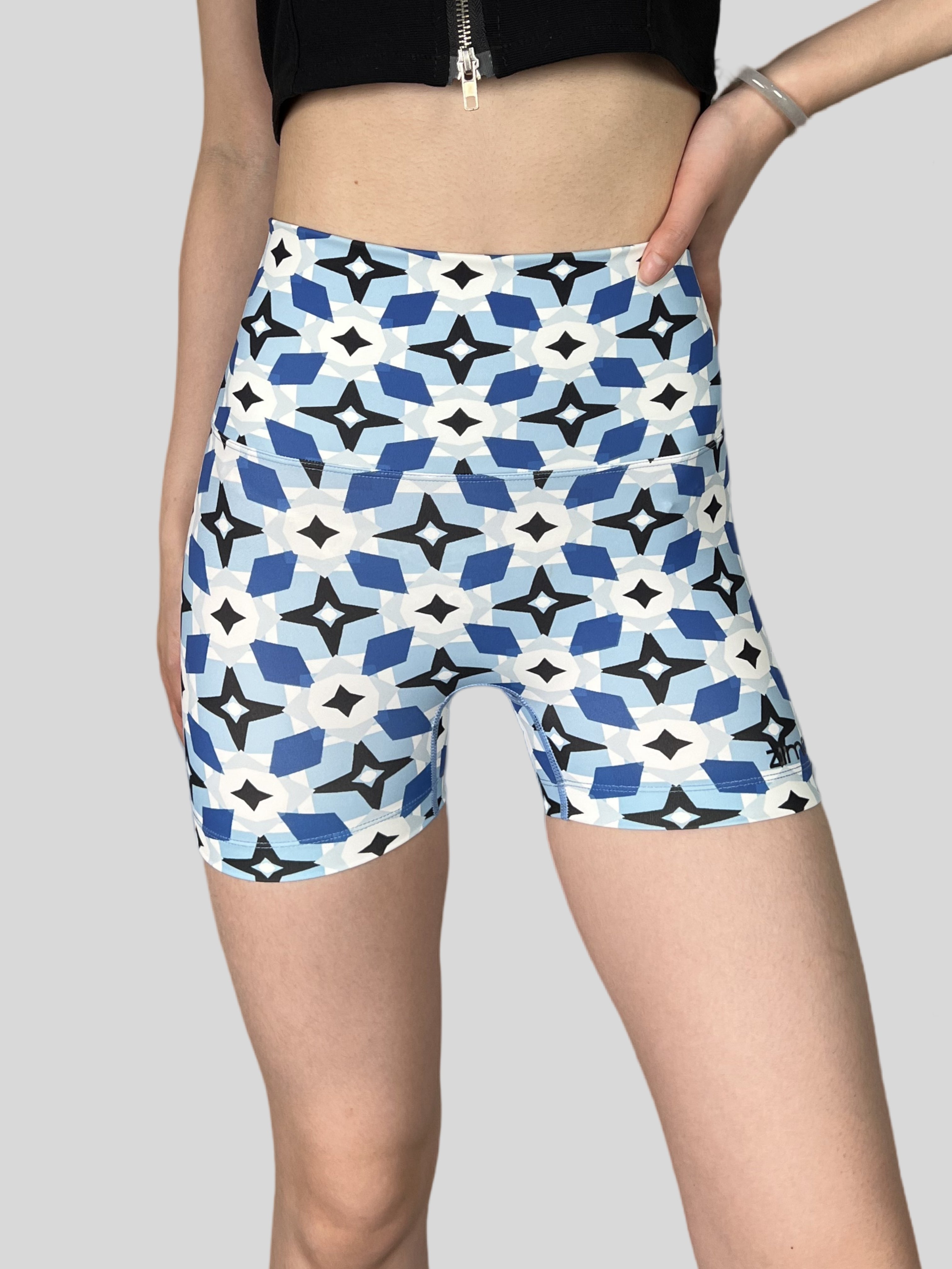 ZIMO Blue Diamond Pattern Skinny Shorts