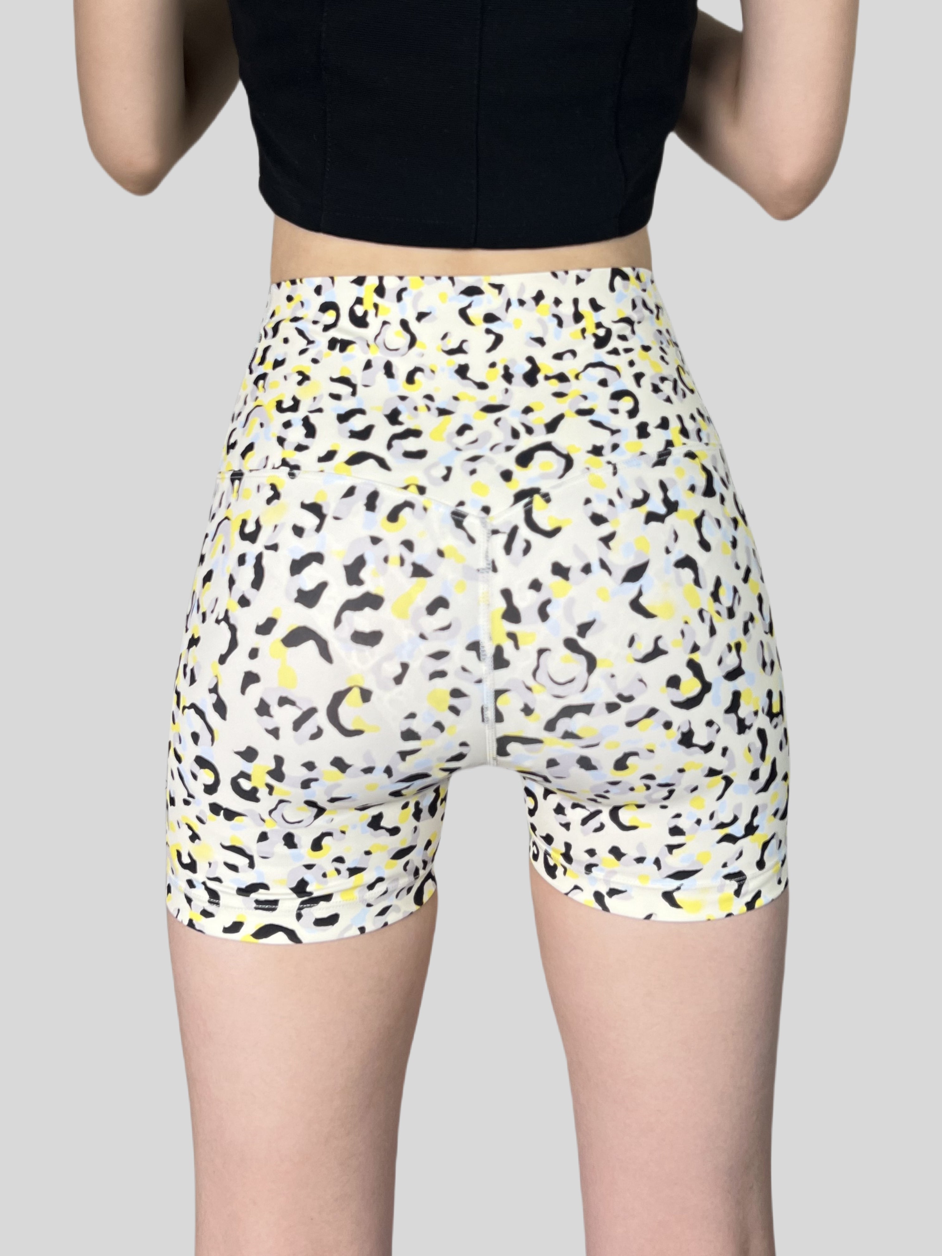 ZIMO Leopard Pattern Skinny Shorts