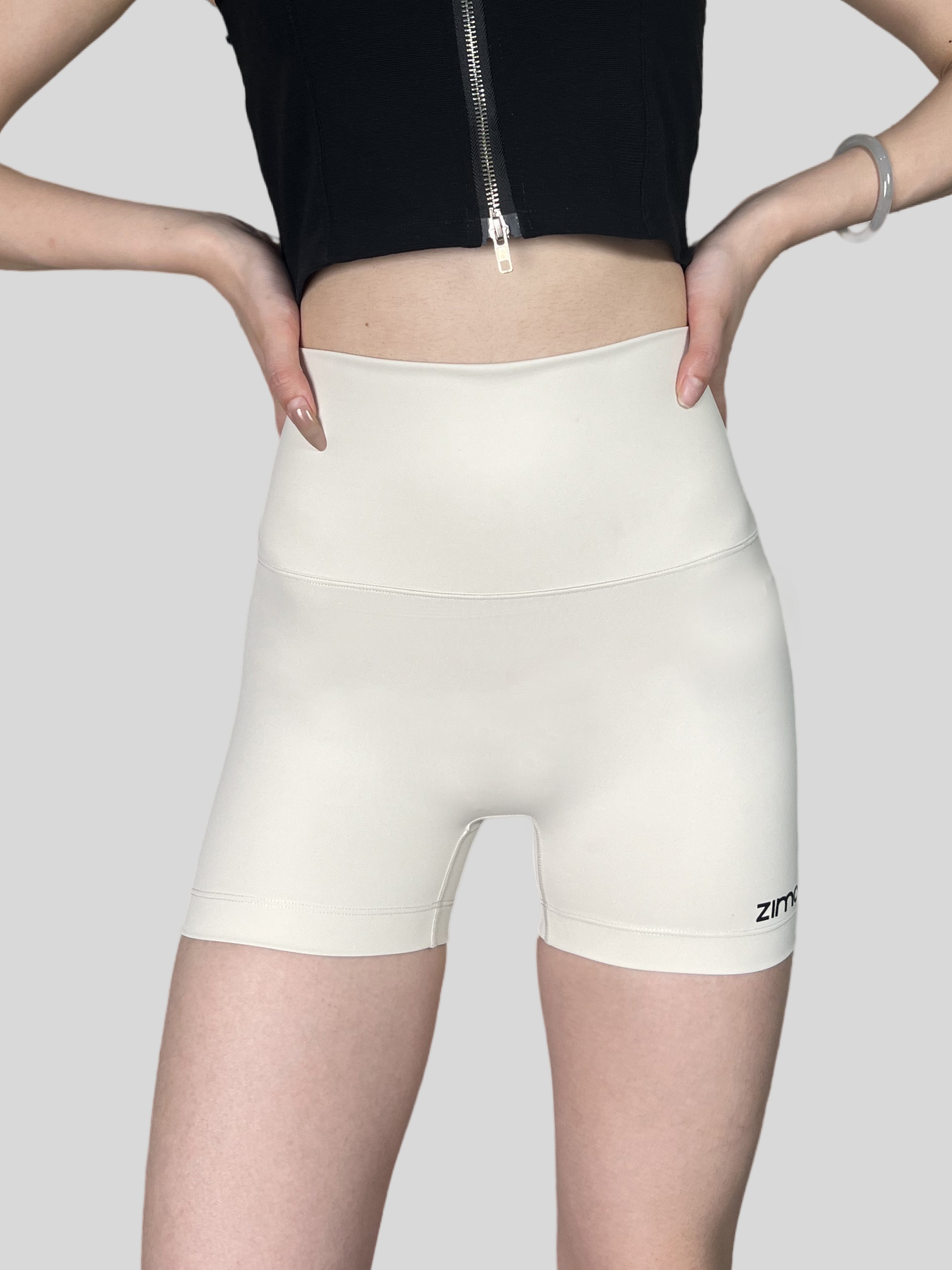 ZIMO Off-white Skinny Shorts